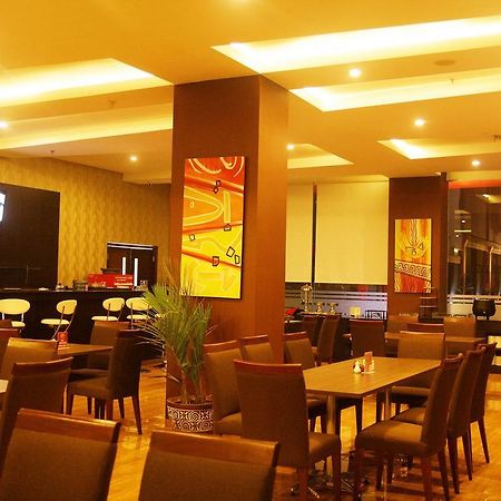 @Hom Premiere Cilacap Esterno foto