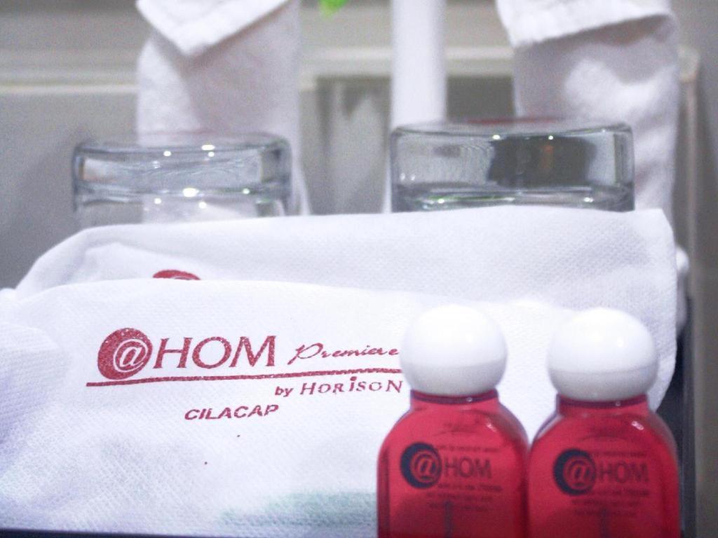 @Hom Premiere Cilacap Esterno foto