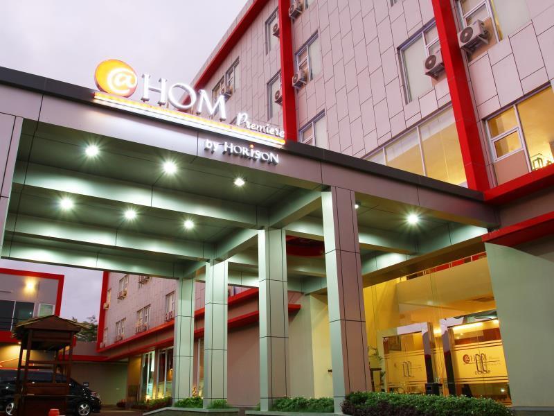 @Hom Premiere Cilacap Esterno foto