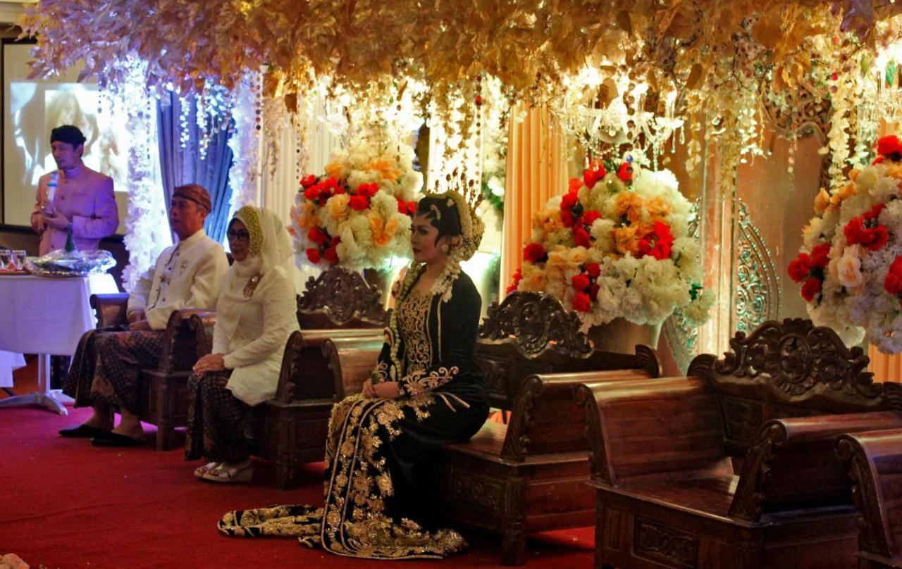@Hom Premiere Cilacap Esterno foto